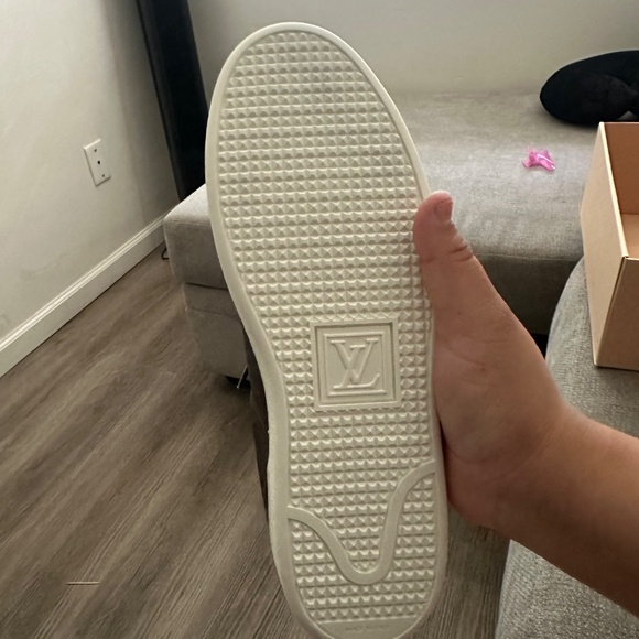 Louis Vuitton sneakers - Picture 8 of 10